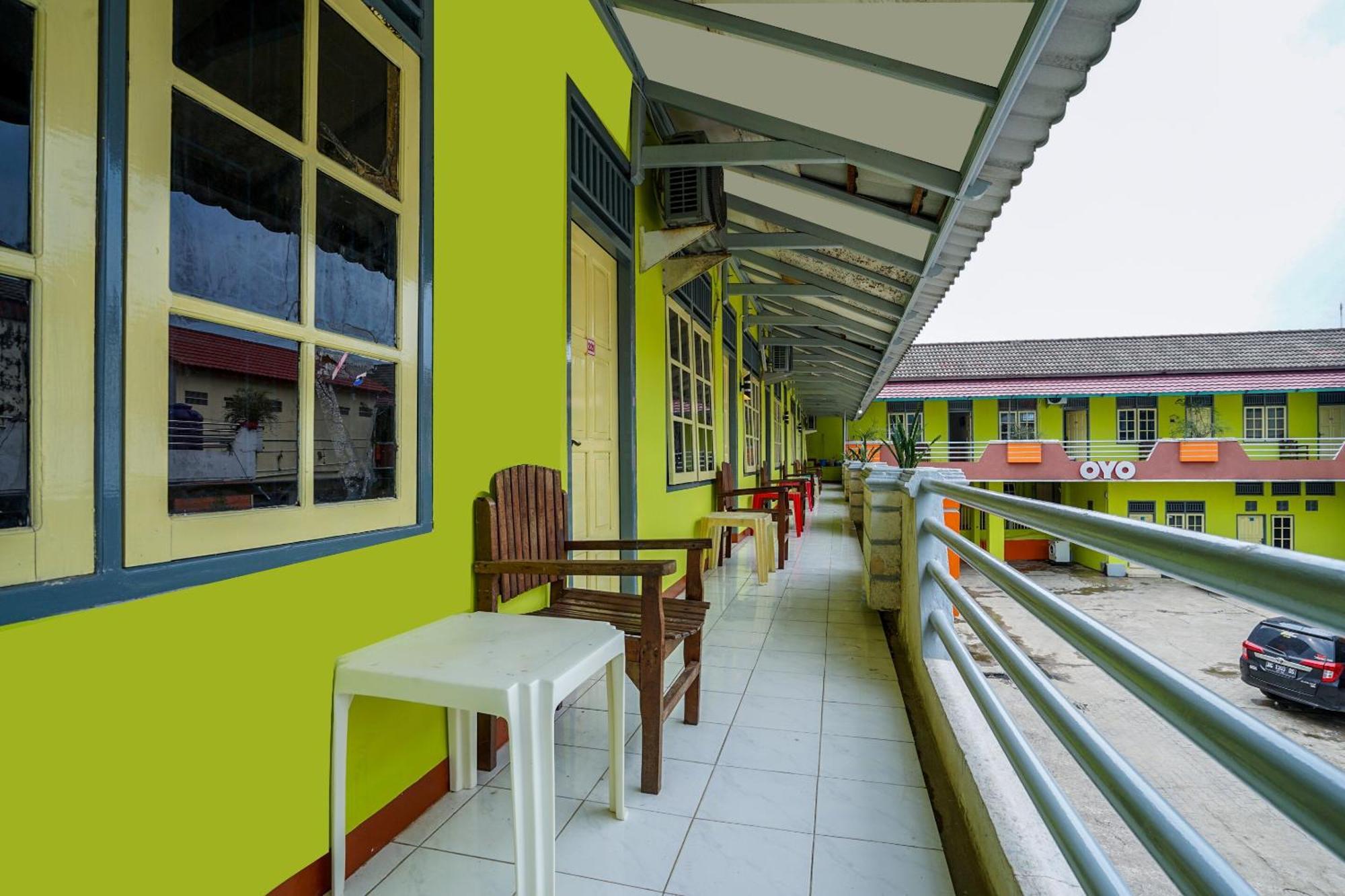 Oyo 2177 Trikora Indah Residence Palembang Luaran gambar