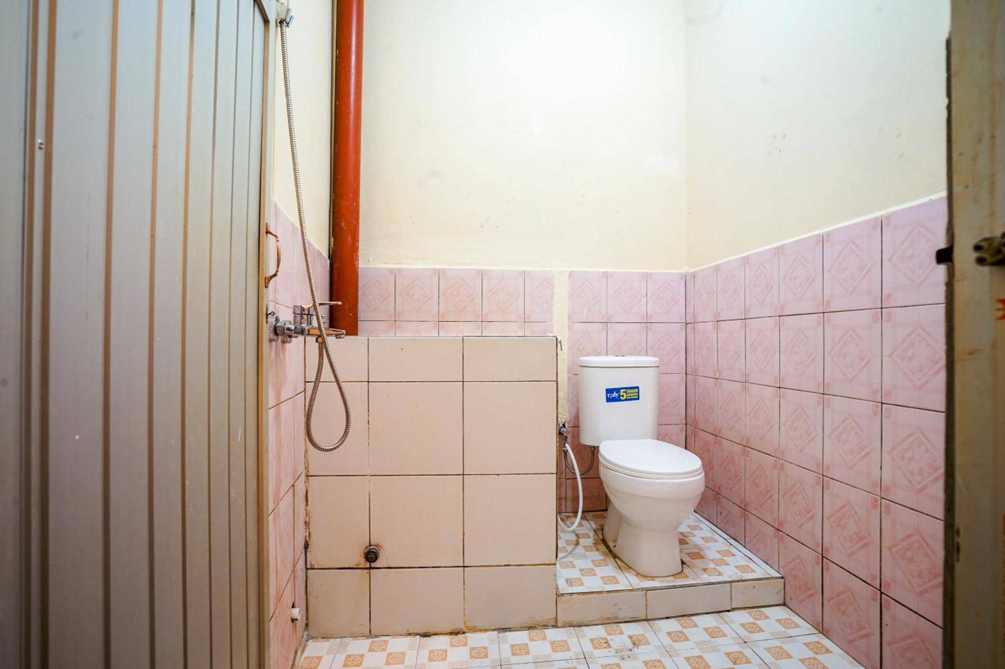 Oyo 2177 Trikora Indah Residence Palembang Luaran gambar
