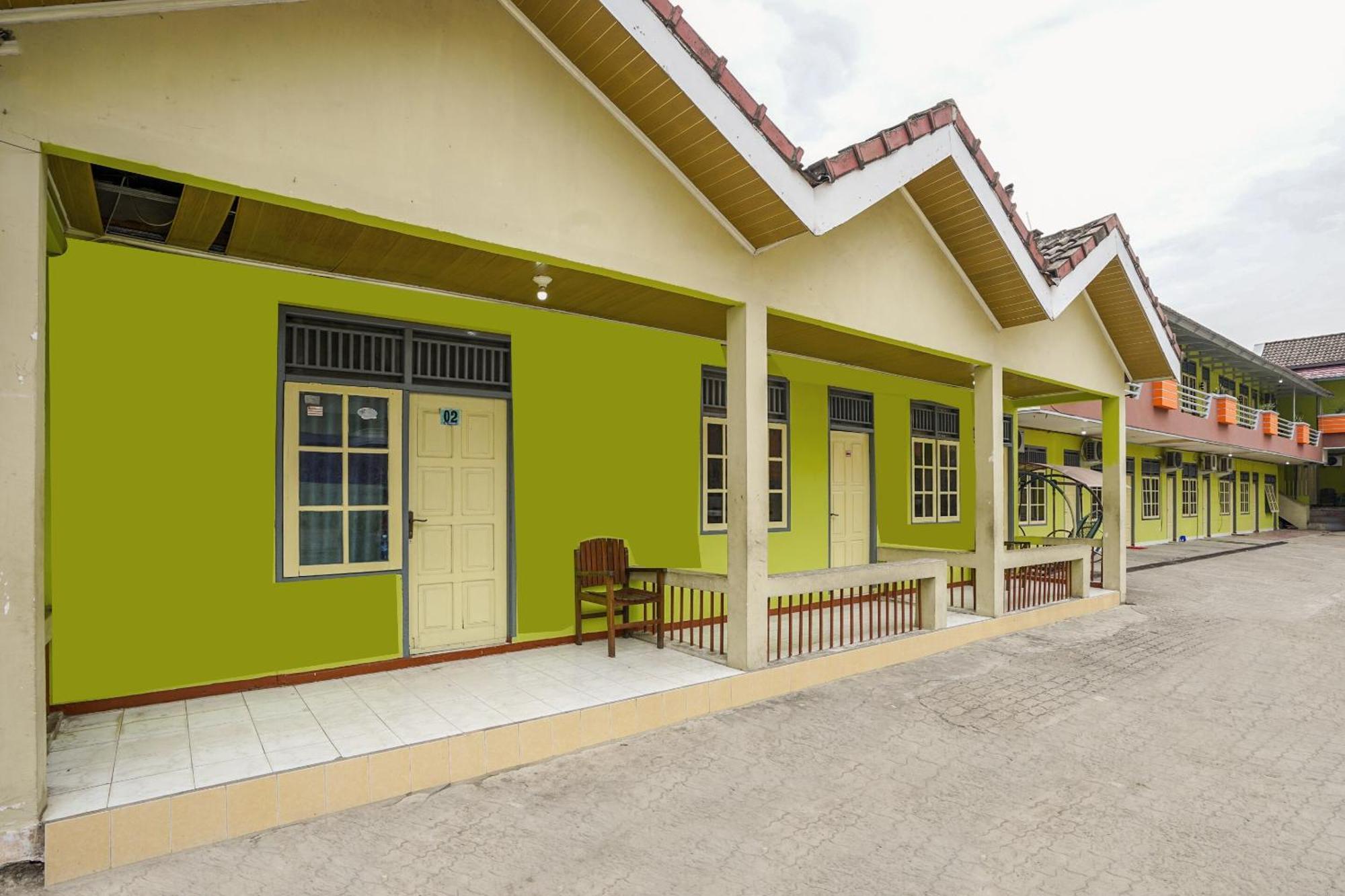 Oyo 2177 Trikora Indah Residence Palembang Luaran gambar
